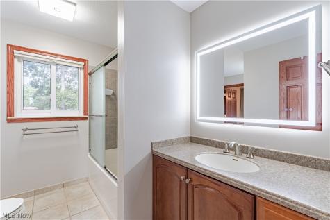 6980 Ames Road Parma OH 44129