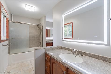 6980 Ames Road Parma OH 44129