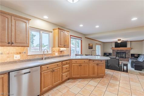 6980 Ames Road Parma OH 44129