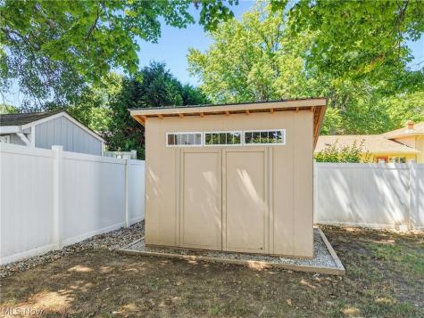 222 High Point Drive Wadsworth OH 44281