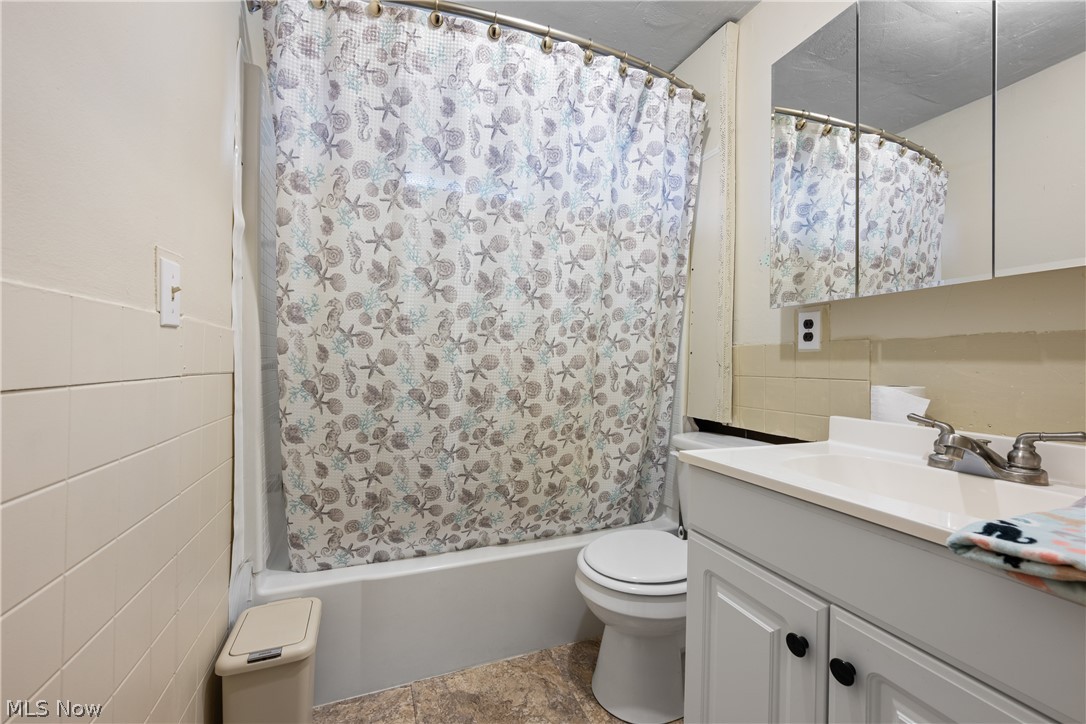 1726 Knox Boulevard Akron OH 44320