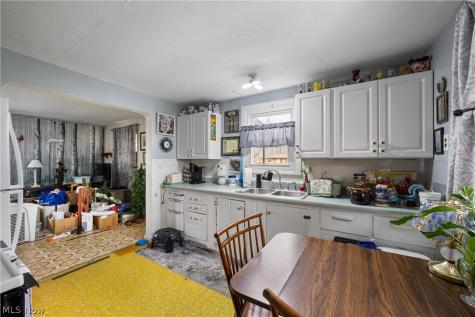 1726 Knox Boulevard Akron OH 44320