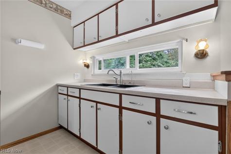972 Rosewood Drive Elyria OH 44035