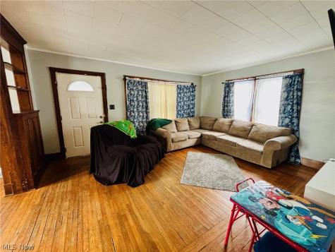 1051 W Main Street Ravenna OH 44266