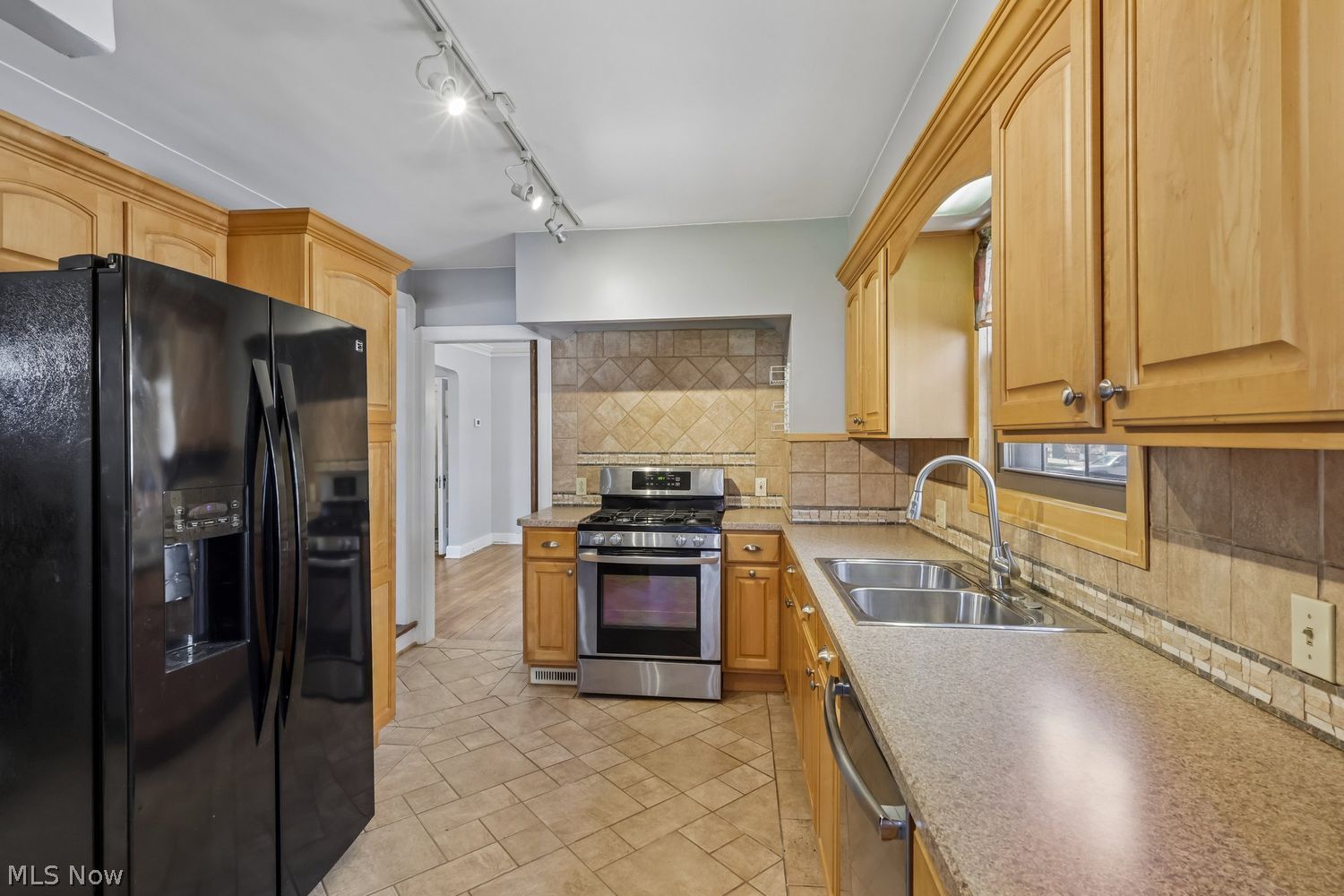 17406 Milburn Avenue Cleveland OH 44135