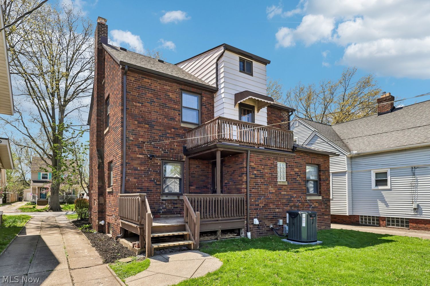 17406 Milburn Avenue Cleveland OH 44135