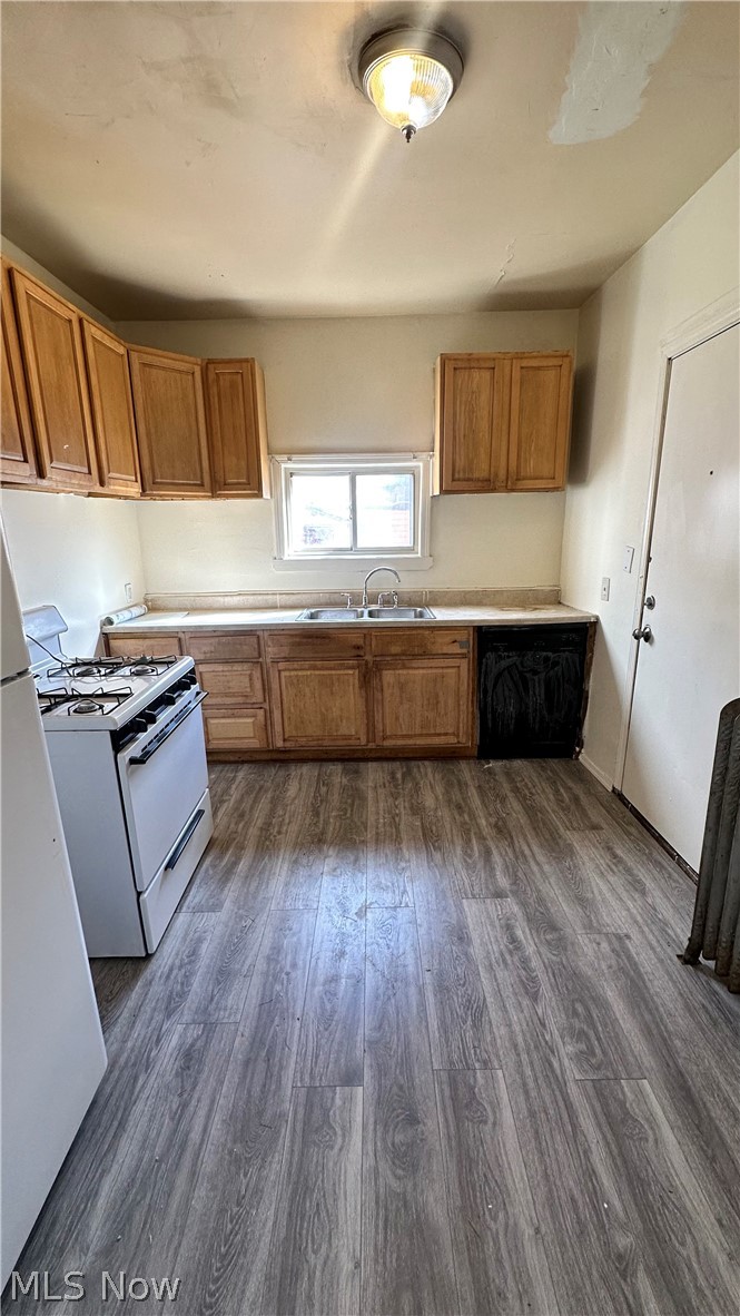 1828 Noble Road East Cleveland OH 44112