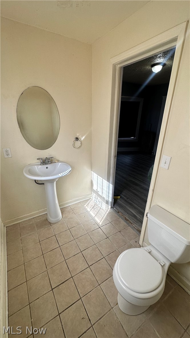 1828 Noble Road East Cleveland OH 44112