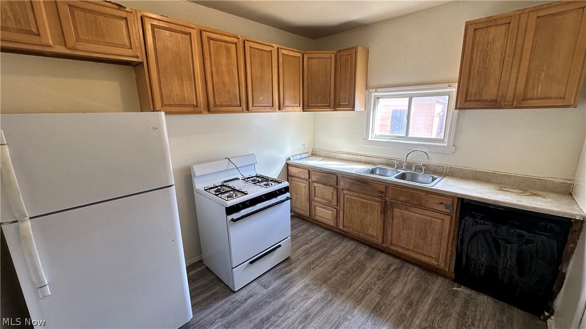 1828 Noble Road East Cleveland OH 44112