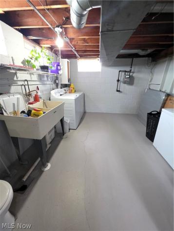 13445 Wainstead Avenue Cleveland OH 44111