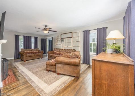 1324 Colegate Drive Marietta OH 45750