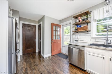 1324 Colegate Drive Marietta OH 45750