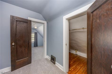 1324 Colegate Drive Marietta OH 45750