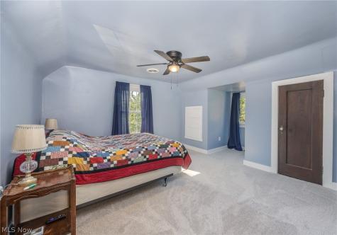 1324 Colegate Drive Marietta OH 45750