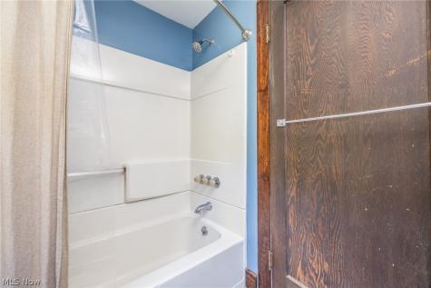 1324 Colegate Drive Marietta OH 45750