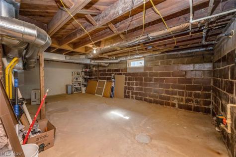 1324 Colegate Drive Marietta OH 45750