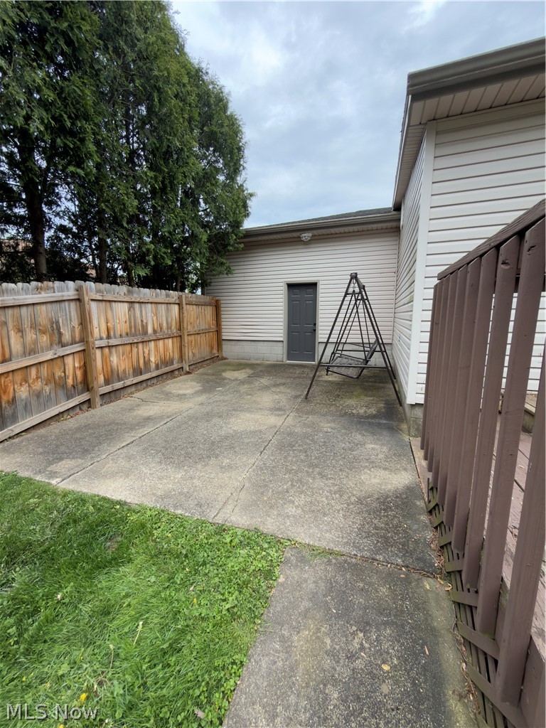 1046 Wilshire Drive Youngstown OH 44511