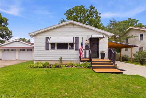 2849 Hudson Drive Cuyahoga Falls OH 44221