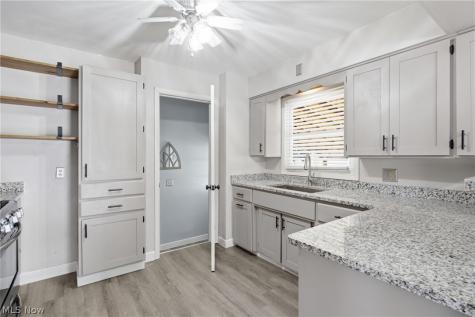 2849 Hudson Drive Cuyahoga Falls OH 44221