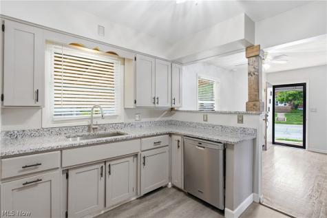 2849 Hudson Drive Cuyahoga Falls OH 44221