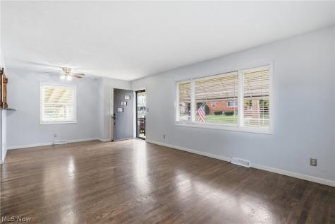 2849 Hudson Drive Cuyahoga Falls OH 44221