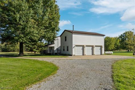 22525 Smith Northwest Road North Benton OH 44449
