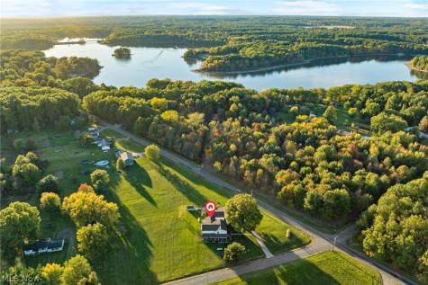 22525 Smith Northwest Road North Benton OH 44449