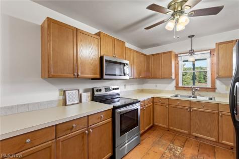 22525 Smith Northwest Road North Benton OH 44449