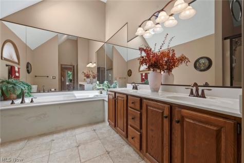 10683 Tudor Circle North Royalton OH 44133
