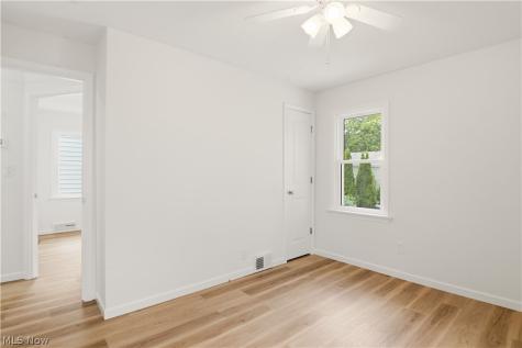 5572 Porter Road North Olmsted OH 44070