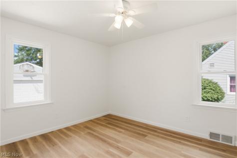 5572 Porter Road North Olmsted OH 44070
