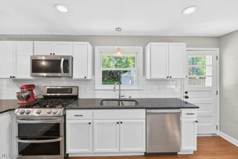 28620 Bassett Road Westlake OH 44145