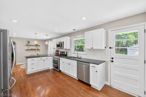 28620 Bassett Road Westlake OH 44145
