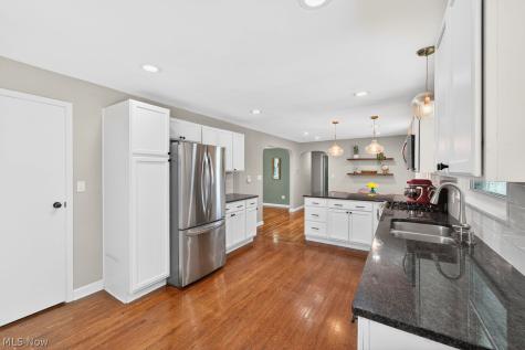 28620 Bassett Road Westlake OH 44145