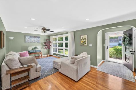 28620 Bassett Road Westlake OH 44145
