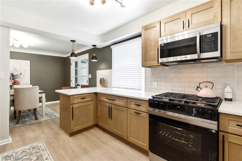 4046 Colony Road South Euclid OH 44121