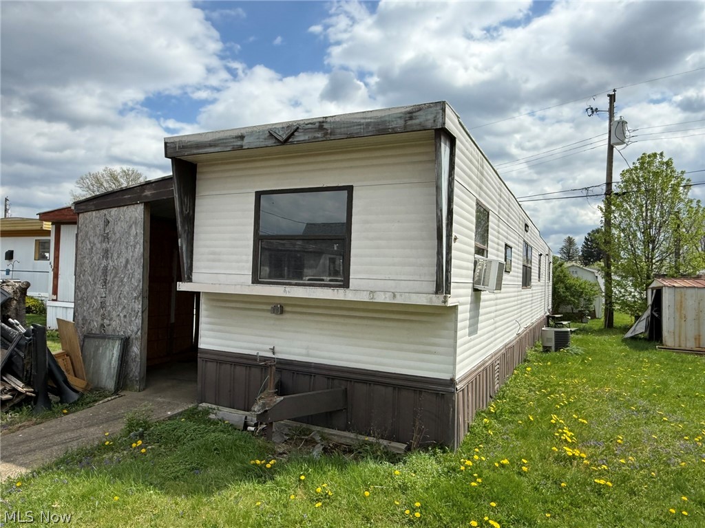 610 Karen Avenue NW New Philadelphia OH 44663