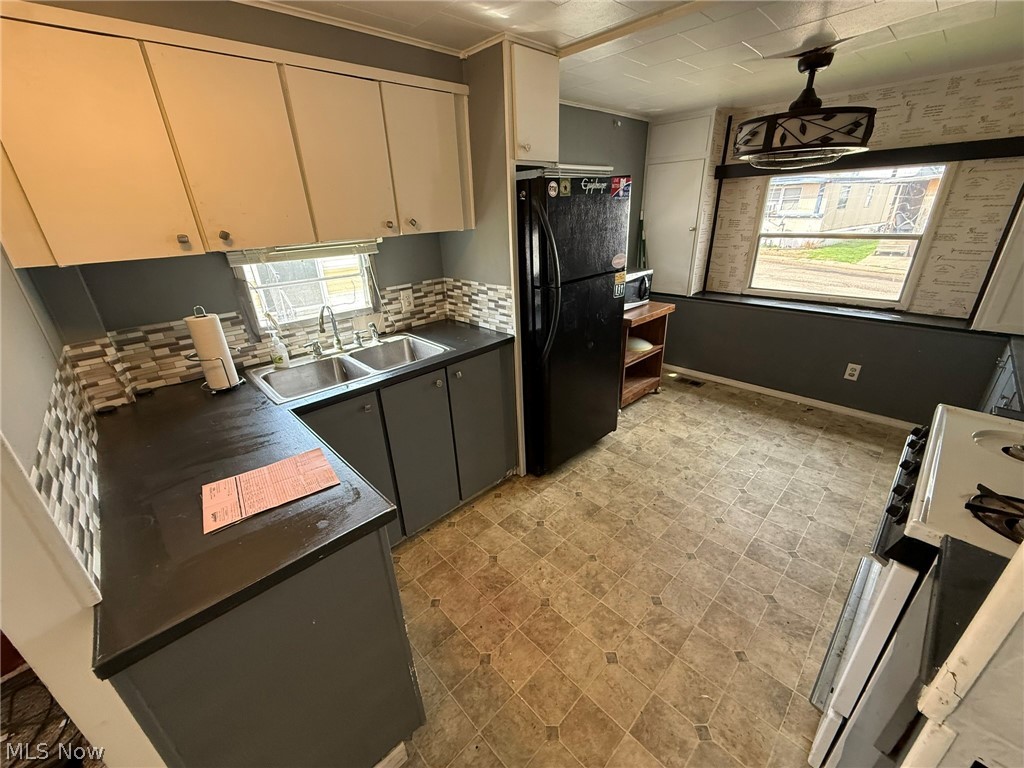 610 Karen Avenue NW New Philadelphia OH 44663