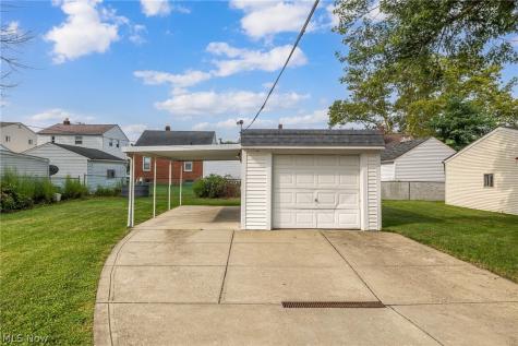 424 E 326th Street Willowick OH 44095