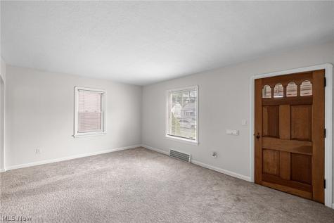 424 E 326th Street Willowick OH 44095