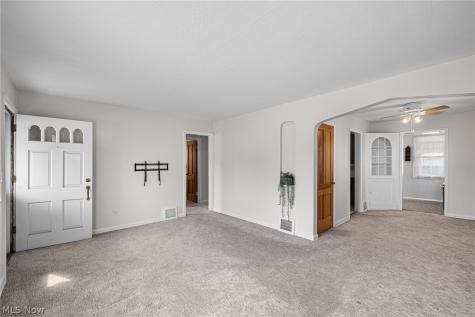 424 E 326th Street Willowick OH 44095