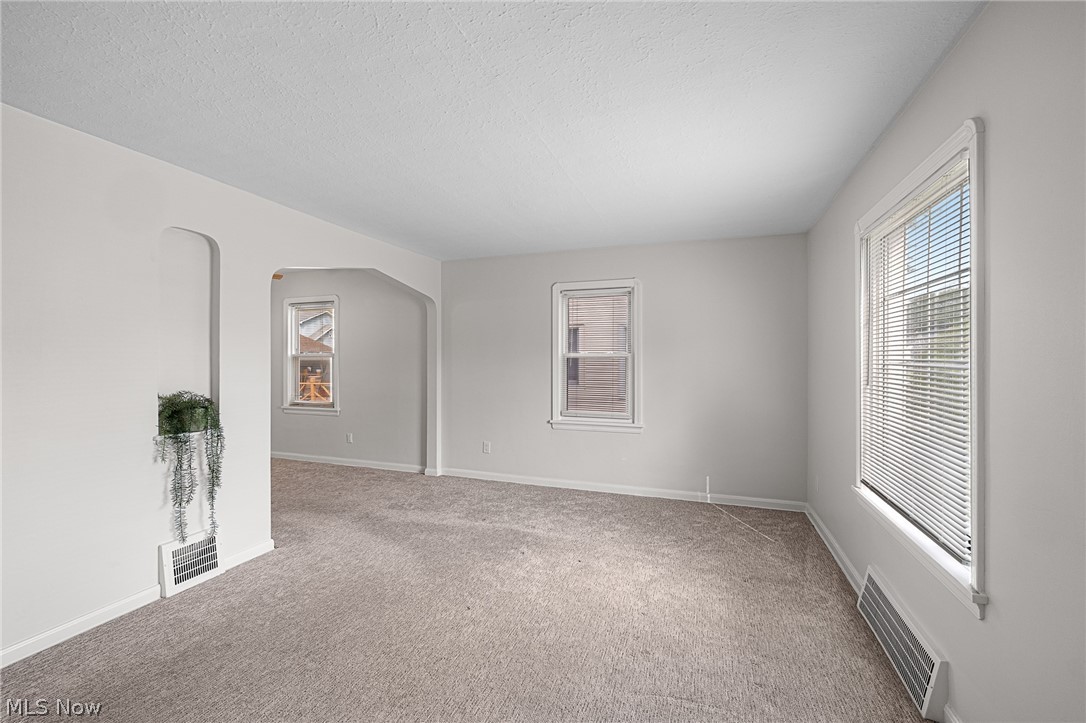 424 E 326th Street Willowick OH 44095