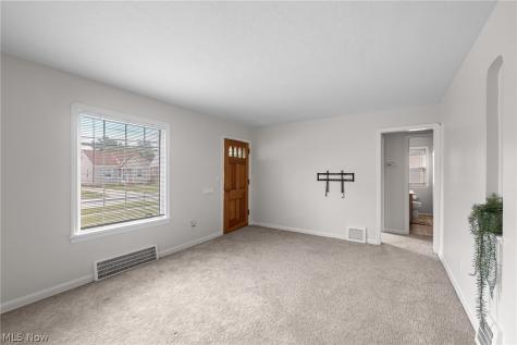 424 E 326th Street Willowick OH 44095