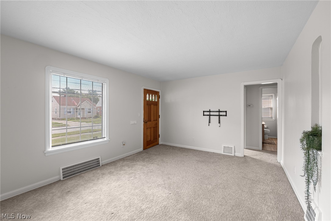 424 E 326th Street Willowick OH 44095