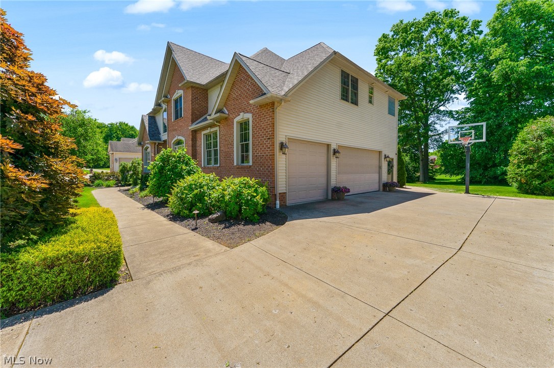 1325 Fox Den Trail Canfield OH 44406