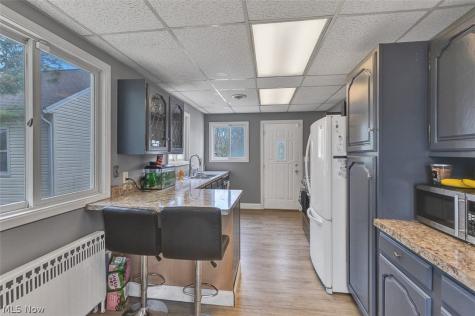 424 Woodstock Road Eastlake OH 44095