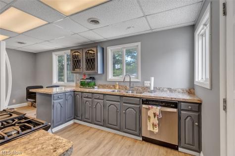 424 Woodstock Road Eastlake OH 44095