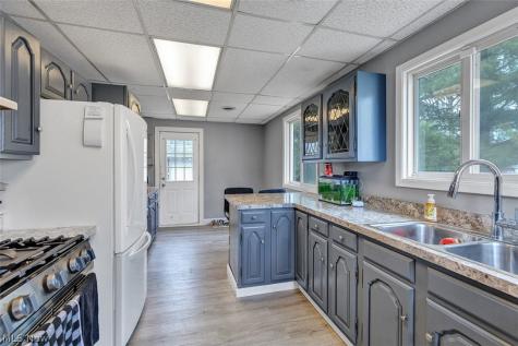 424 Woodstock Road Eastlake OH 44095