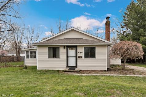 424 Woodstock Road Eastlake OH 44095