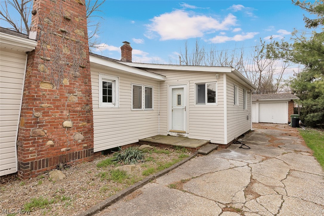 424 Woodstock Road Eastlake OH 44095